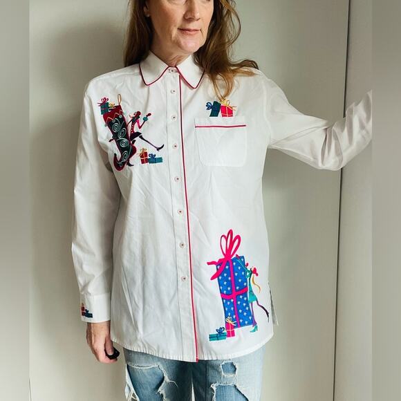 90s Christmas Embroidery Blouse Size Small Crisp White with Stocking classy Chic - Picture 11 of 11